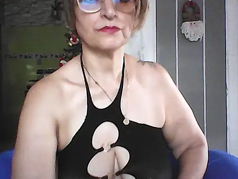Lilly macflyy online show from December 2, 2025, 5:08 pm