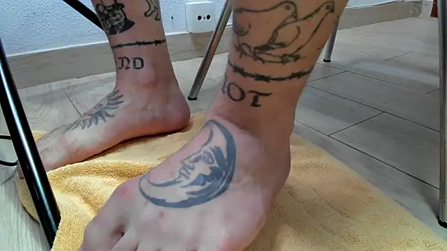 layneinchains online show from April 19, 2026, 3:55 pm