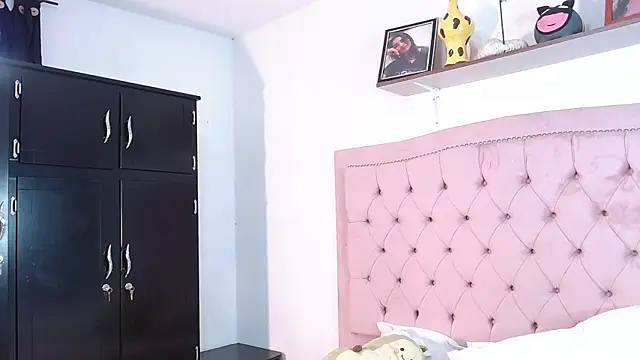 hannnasmith online show from December 5, 2024, 6:00 pm