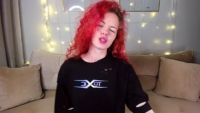 Snapshot of RubyAttwood chatting on March 6, 2025, 5:43 pm RubyAttwood online show from March 6, 2025, 5:43 pm