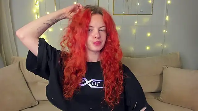 Snapshot of RubyAttwood chatting on March 18, 2025, 10:37 pm RubyAttwood online show from March 18, 2025, 10:37 pm