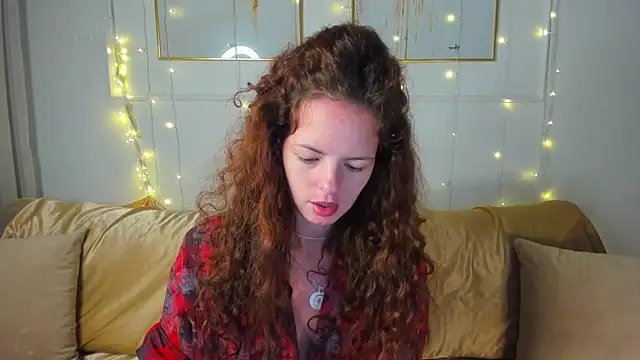 Snapshot of RubyAttwood chatting on October 5, 2025, 2:26 pm RubyAttwood online show from October 5, 2025, 2:26 pm