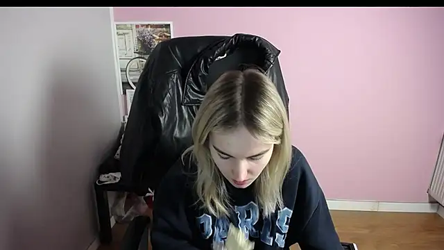 viktoria lovely online show from February 16, 2026, 6:31 am