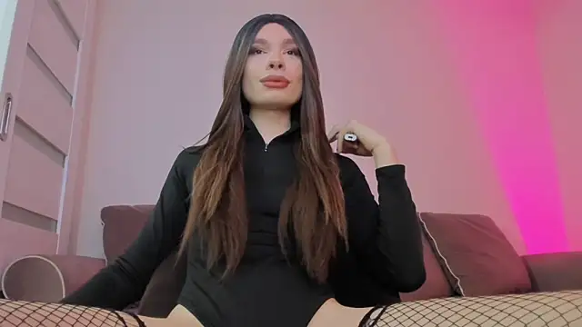 monicastark  online show from October 20, 2025, 5:02 pm