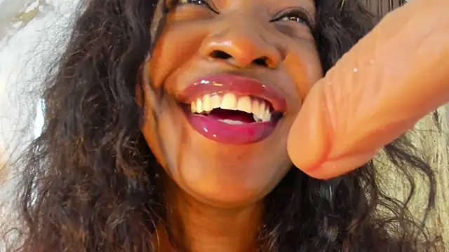 Snapshot of aidaadams chatting on February 16, 2025, 8:10 am aidaadams online show from February 16, 2025, 8:10 am