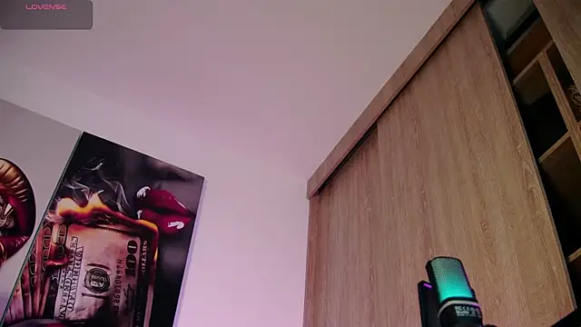 Snapshot of aidaadams chatting on September 12, 2025, 11:21 am aidaadams online show from September 12, 2025, 11:21 am