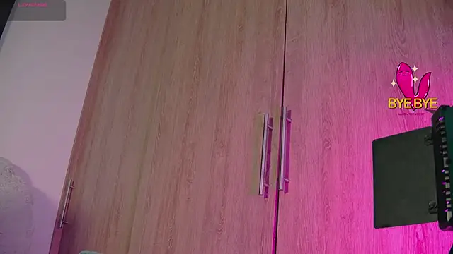 Snapshot of aidaadams chatting on October 19, 2025, 11:00 am aidaadams online show from October 19, 2025, 11:00 am