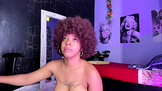 Alika01 online show from February 10, 2025, 4:25 pm