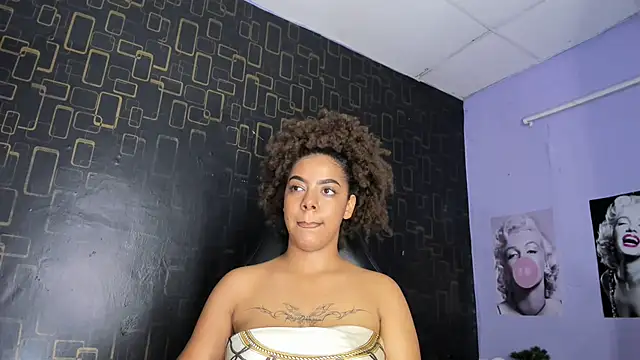 Alika01 online show from February 21, 2025, 8:16 pm