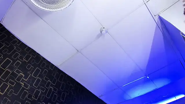 Alika01 online show from February 22, 2025, 8:20 pm