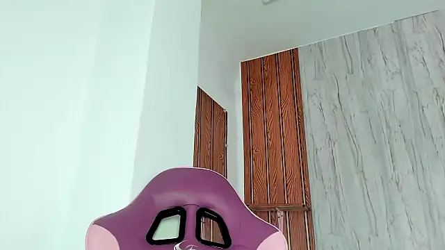 Alika01 online show from October 5, 2025, 1:42 pm