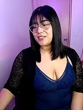 AlexaKimm online show from September 20, 2025, 2:51 pm