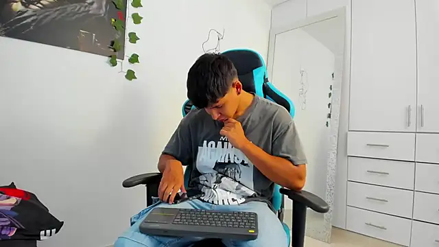 Bray Kevin online show from December 14, 2024, 2:53 pm