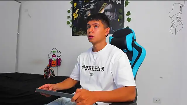 Bray Kevin online show from February 14, 2025, 1:02 am