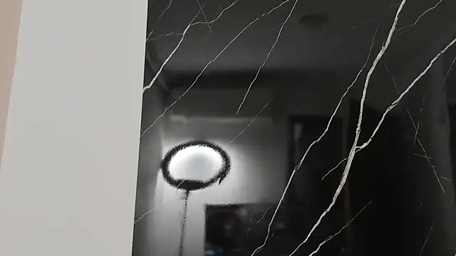 BellaaStarlix online show from April 16, 2026, 9:39 pm