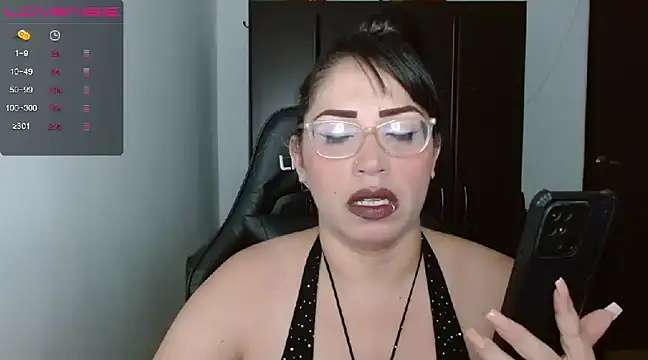 natashasmithe online show from January 13, 2025, 8:48 pm