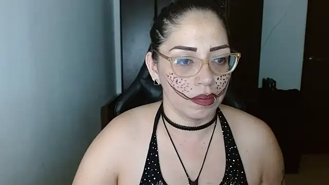 natashasmithe online show from February 6, 2025, 3:59 am