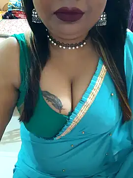 Snapshot of YR-SHIVANI chatting on February 4, 2025, 4:26 am YR-SHIVANI online show from February 4, 2025, 4:26 am