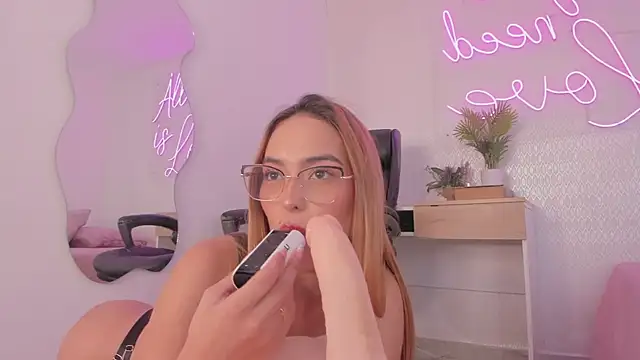 Abby-me online show from January 7, 2025, 5:42 pm