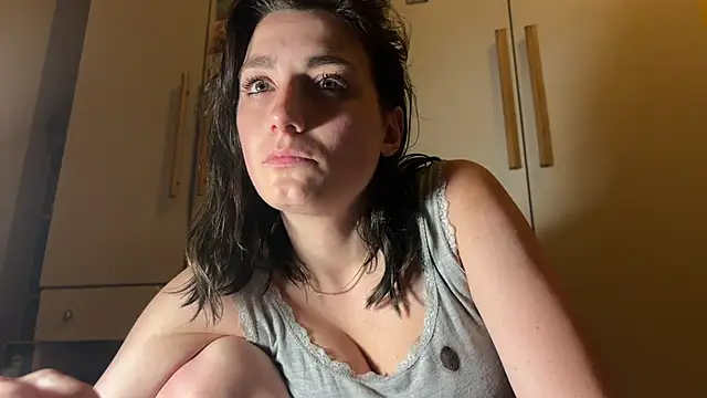 Snapshot of Monicbabe chatting on June 19, 2026, 8:12 pm Monicbabe online show from June 19, 2026, 8:12 pm