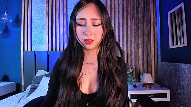  cloe martinez online show from December 23, 2024, 1:40 am