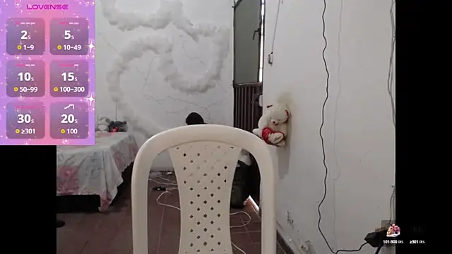 foxysweet09 online show from October 15, 2025, 8:42 pm