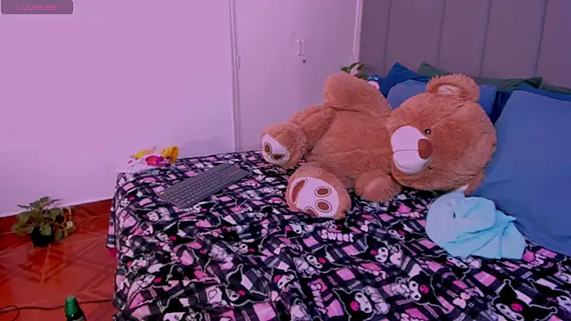 JulianaMiller online show from January 21, 2025, 2:22 am