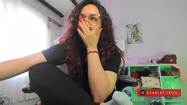 Scarletleon77 online show from January 16, 2025, 5:33 pm