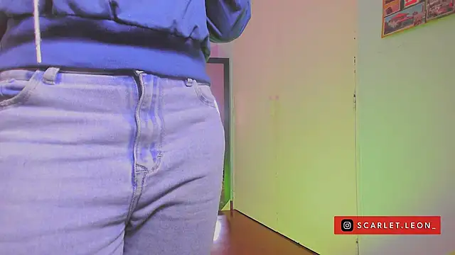 Scarletleon77 online show from February 11, 2025, 4:13 pm