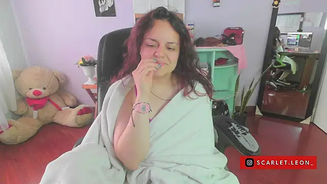 Scarletleon77 online show from March 10, 2025, 6:01 pm