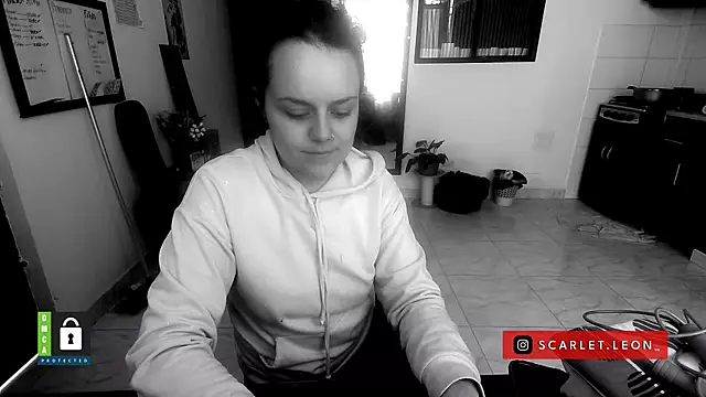 Scarletleon77 online show from March 17, 2026, 5:16 pm