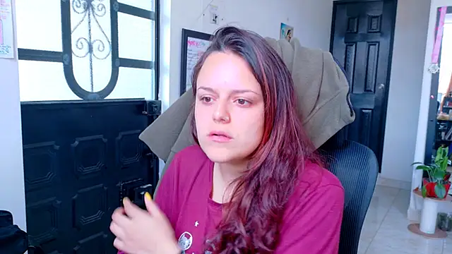Scarletleon77 online show from July 28, 2026, 4:05 pm