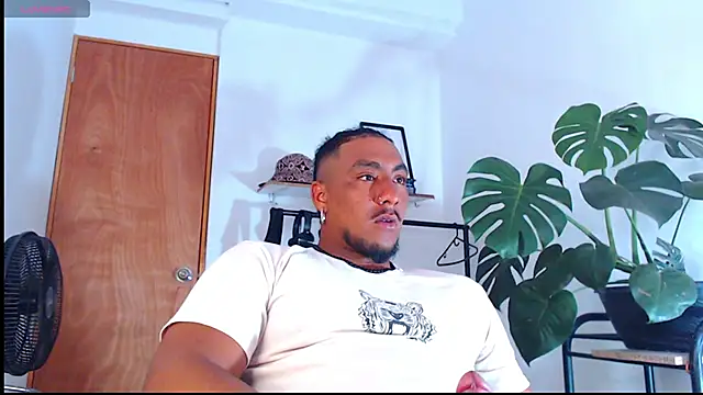 yosoy enzo2020 online show from February 19, 2025, 5:27 pm