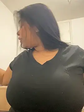 PUSHYLATE online show from November 23, 2025, 3:56 pm