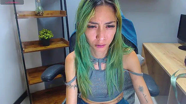 Erika Stevens online show from November 8, 2025, 12:11 am