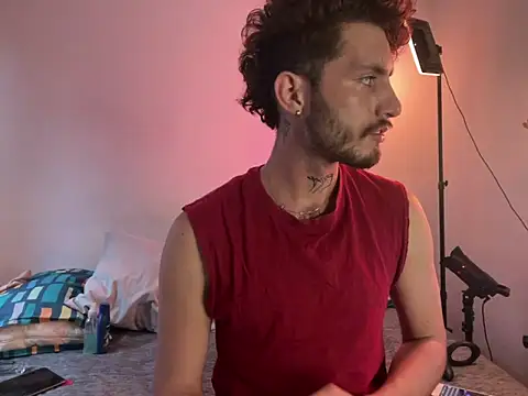 axel giracr online show from December 20, 2024, 9:39 pm