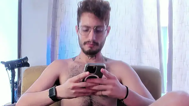 axel giracr online show from February 8, 2025, 6:55 pm