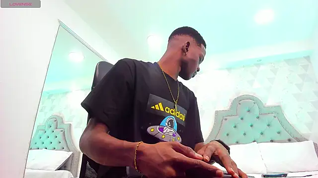 JacksonMuller  online show from January 3, 2025, 11:14 am