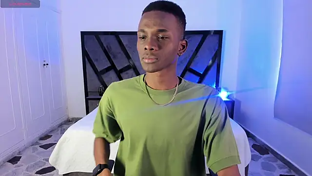 JacksonMuller  online show from April 18, 2026, 1:26 pm