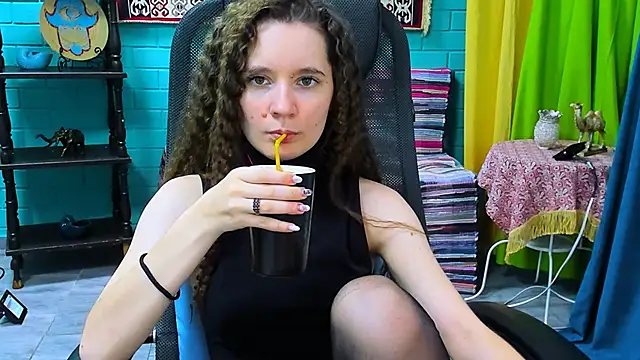 Miss Barbara  online show from March 10, 2025, 9:53 am