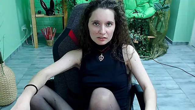 Miss Barbara  online show from March 10, 2025, 10:13 pm