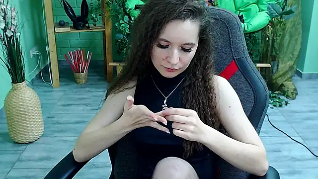 Miss Barbara  online show from March 17, 2025, 10:06 pm