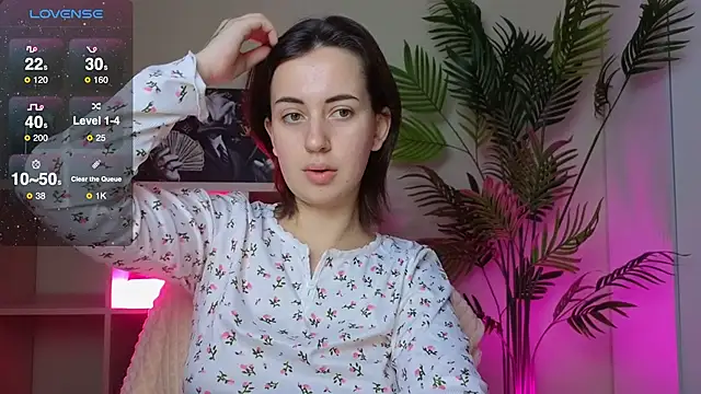 SweetieKendl online show from April 23, 2026, 8:55 pm