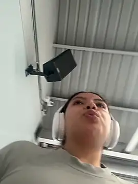 Nathcurly  online show from April 21, 2026, 8:44 pm