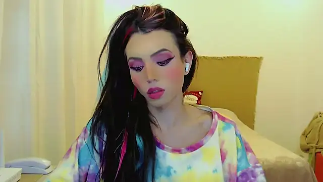 Sophie Fantasys online show from December 19, 2025, 6:04 pm