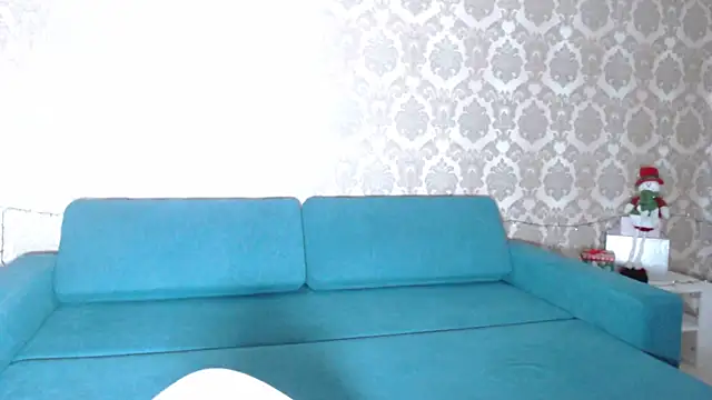 Snapshot of Louise_Lavender chatting on December 28, 2024, 10:36 am Louise Lavender online show from December 28, 2024, 10:36 am