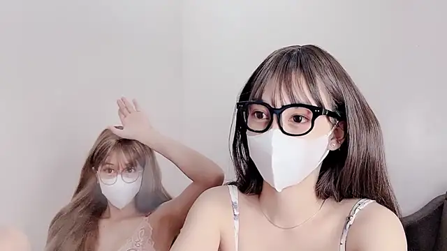 Mono-Stewardesss online show from December 7, 2024, 1:29 pm