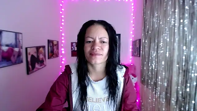 Cristal w online show from February 7, 2025, 12:28 pm