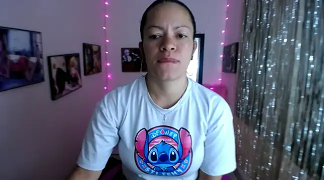 Cristal w online show from February 16, 2025, 2:54 pm