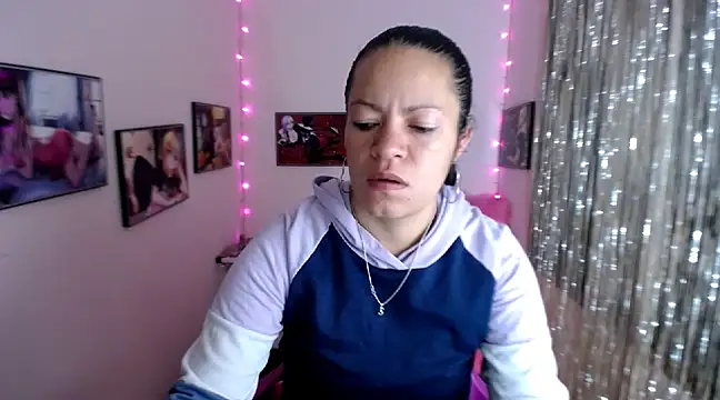 Cristal w online show from February 25, 2025, 12:13 pm